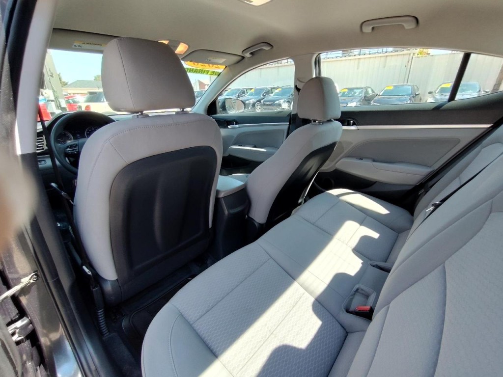 2020 Hyundai Elantra Image 28