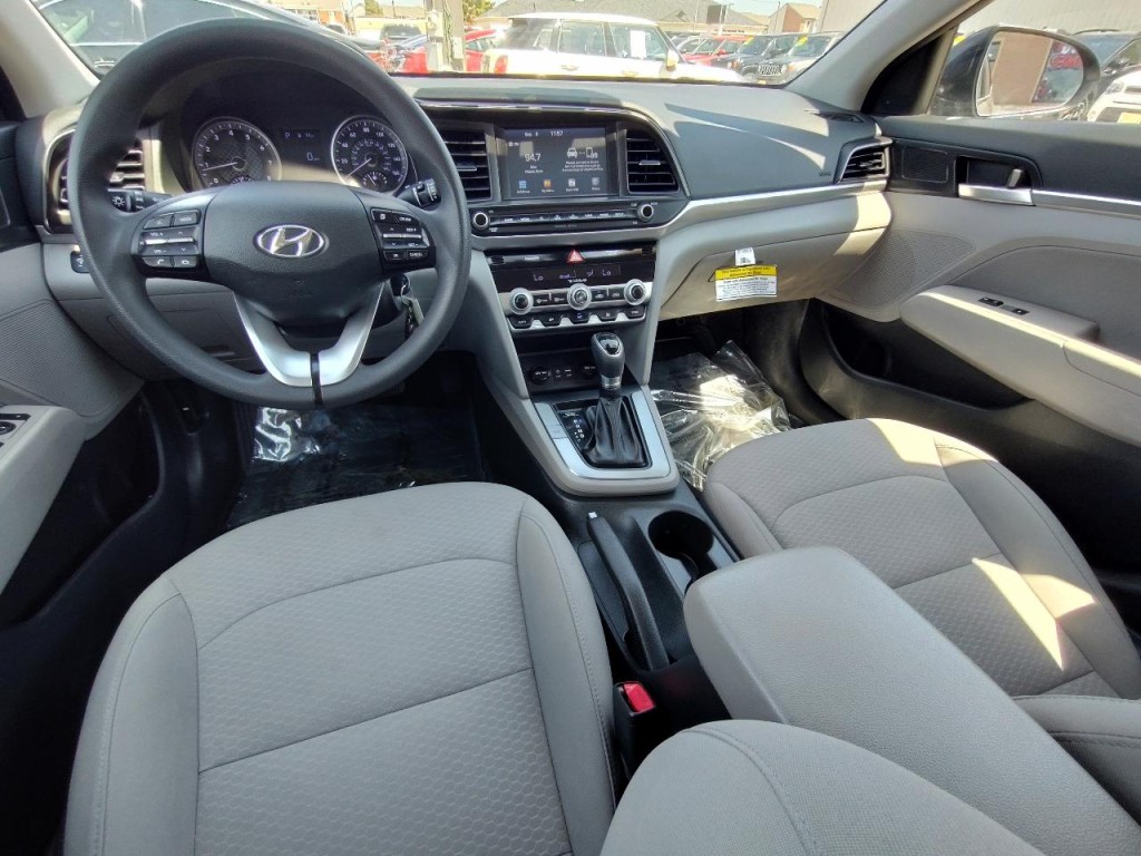 2020 Hyundai Elantra Image 30