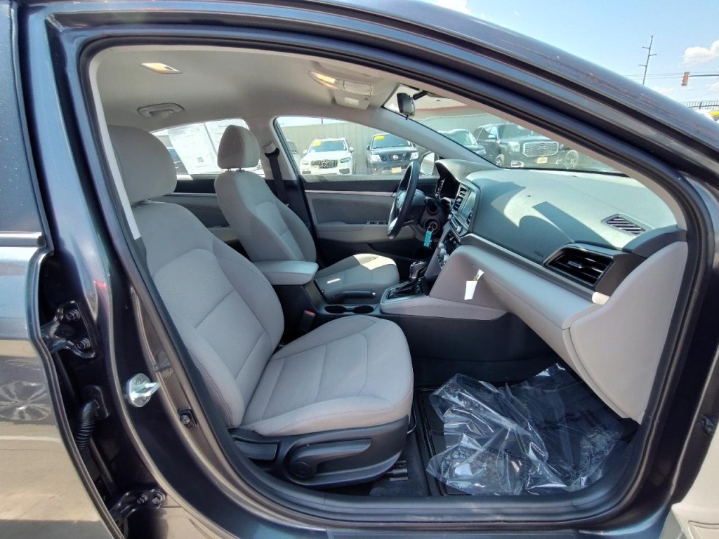 2020 Hyundai Elantra Image 37