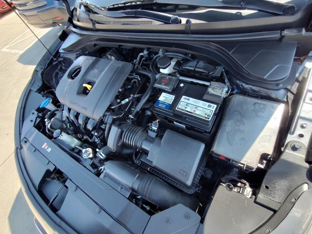 2020 Hyundai Elantra Image 43