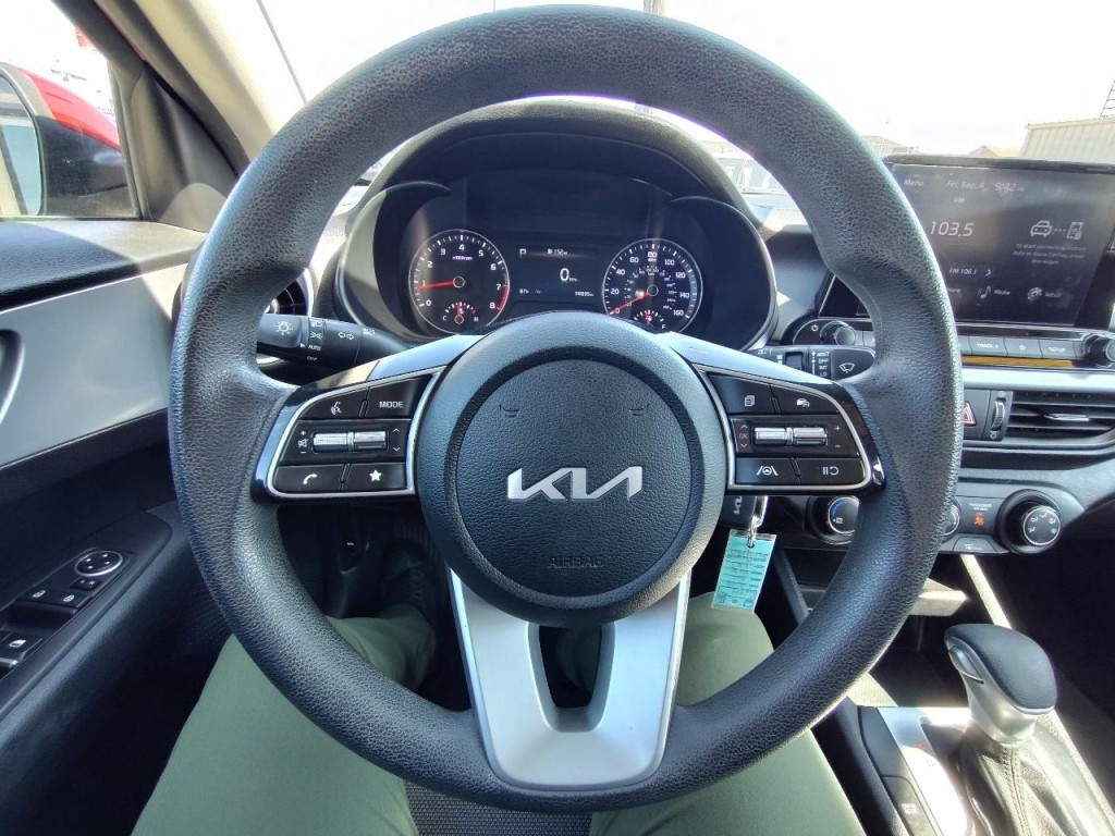 2022 Kia Forte Image 17