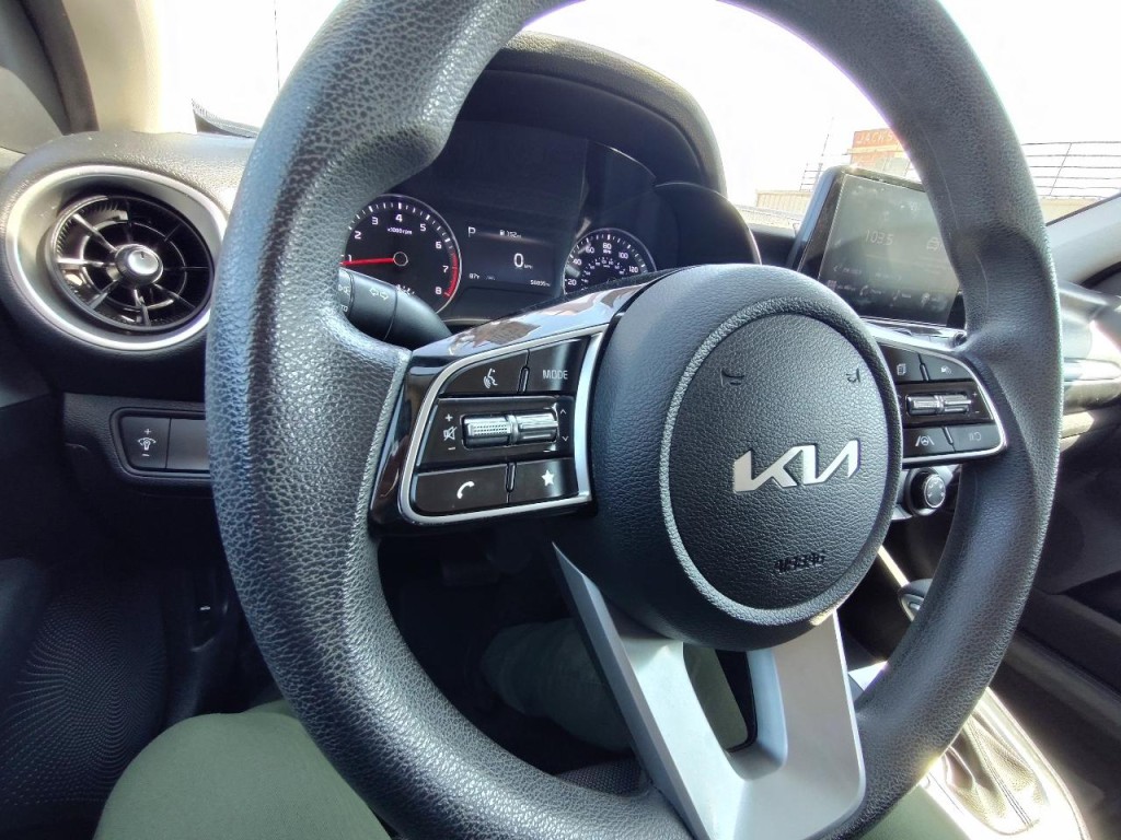 2022 Kia Forte Image 18