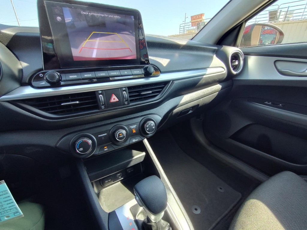 2022 Kia Forte Image 21