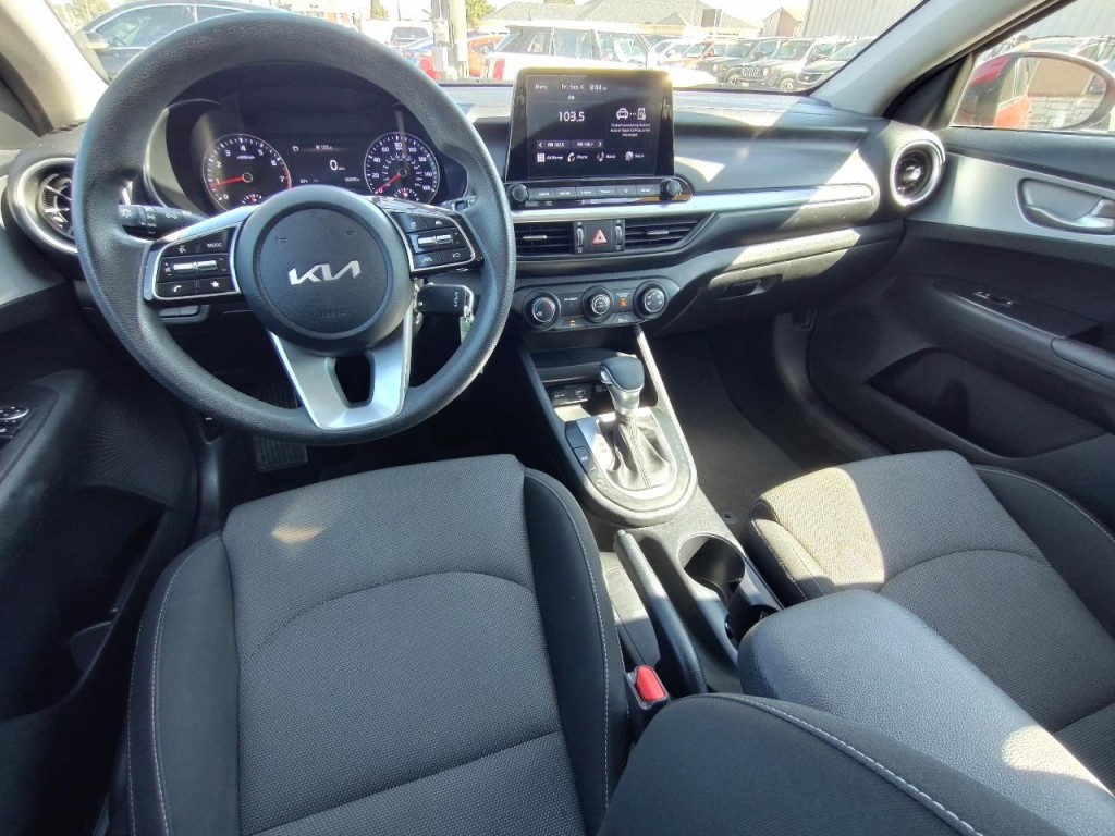 2022 Kia Forte Image 32