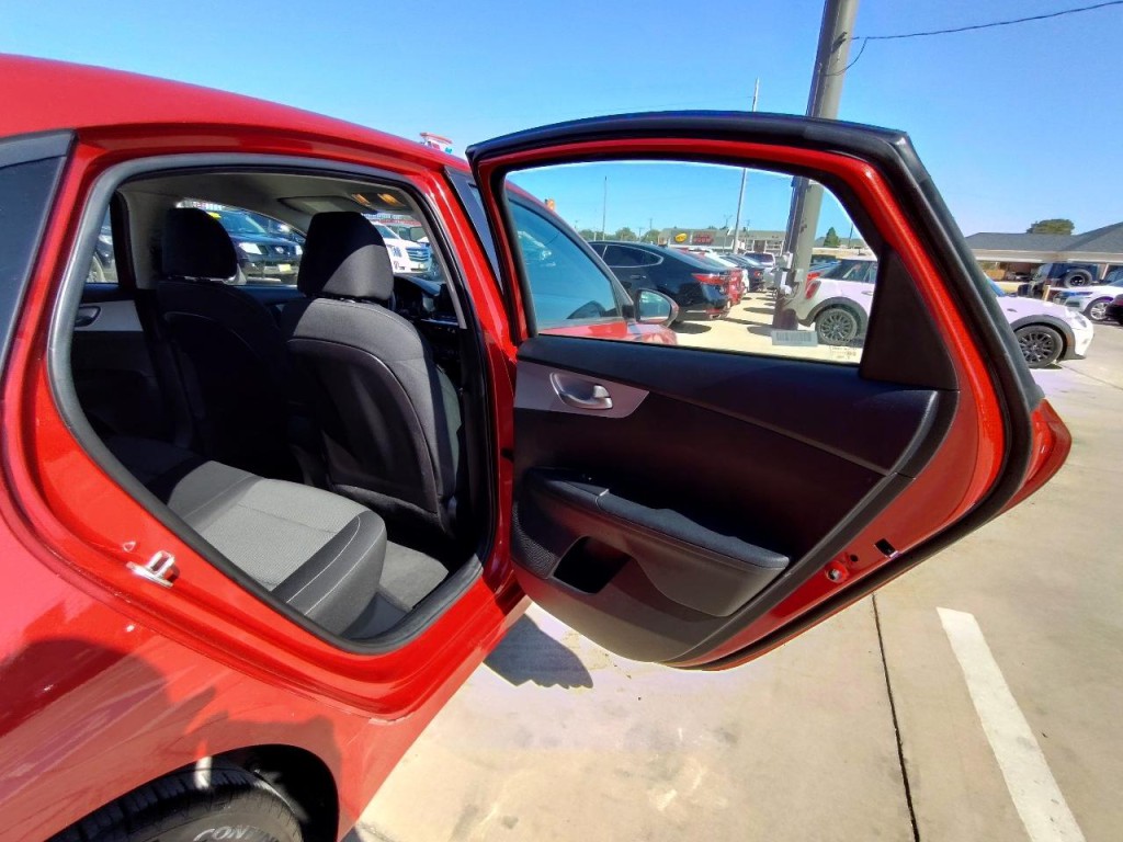 2022 Kia Forte Image 34