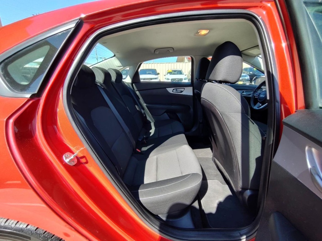 2022 Kia Forte Image 35