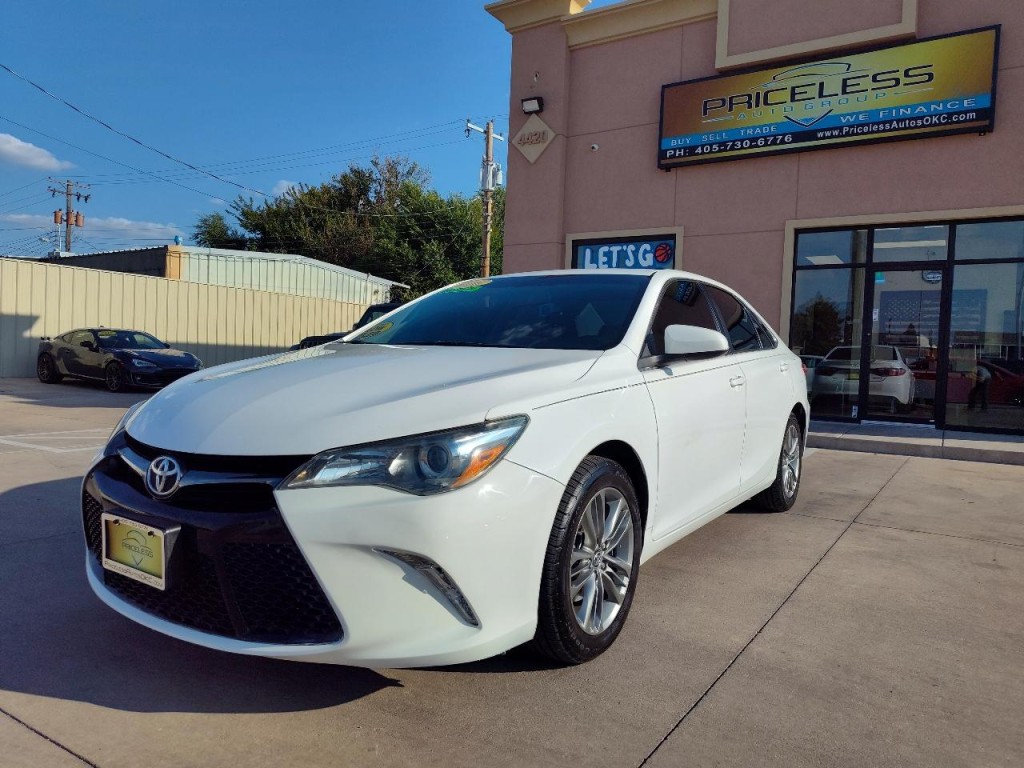 2016 Toyota Camry Image 8