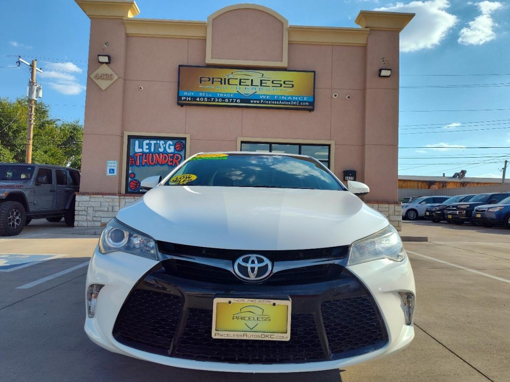 2016 Toyota Camry Image 9