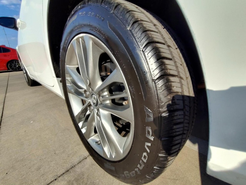2016 Toyota Camry Image 11