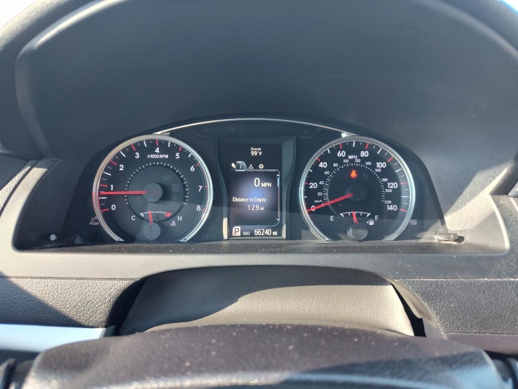 2016 Toyota Camry Image 21