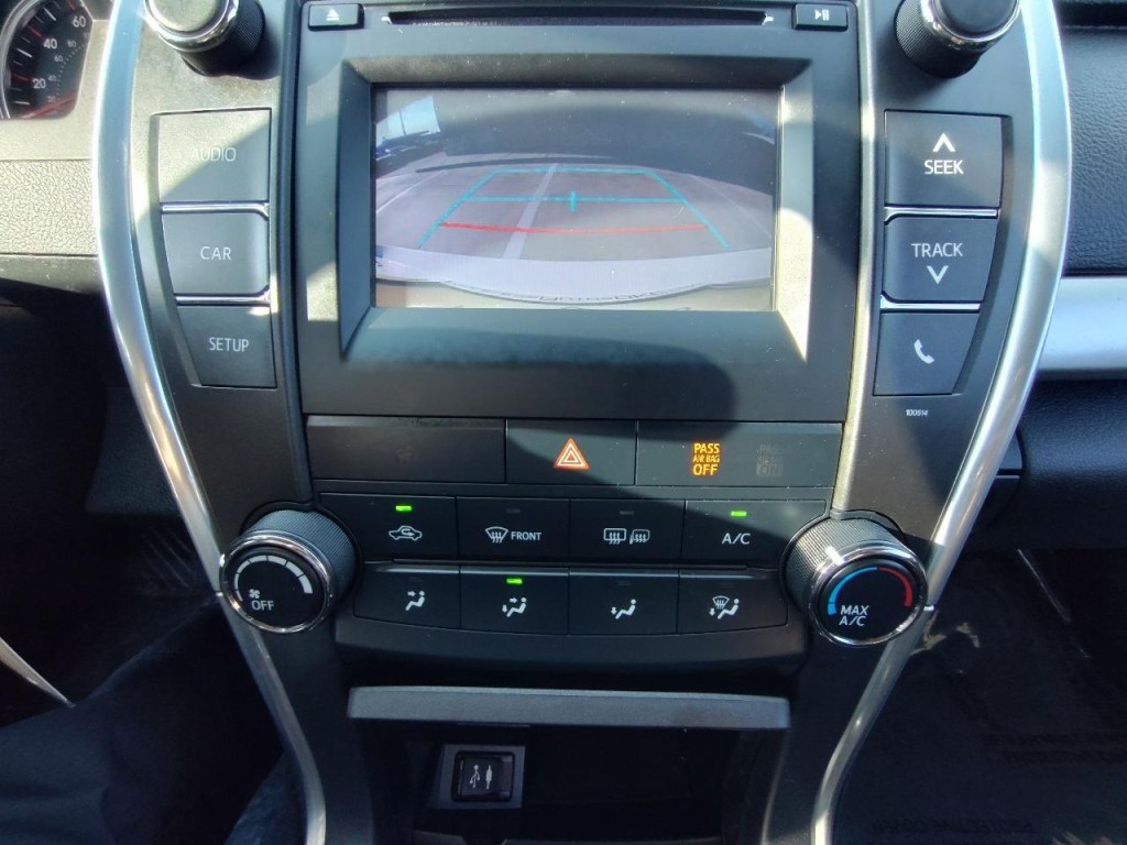 2016 Toyota Camry Image 23
