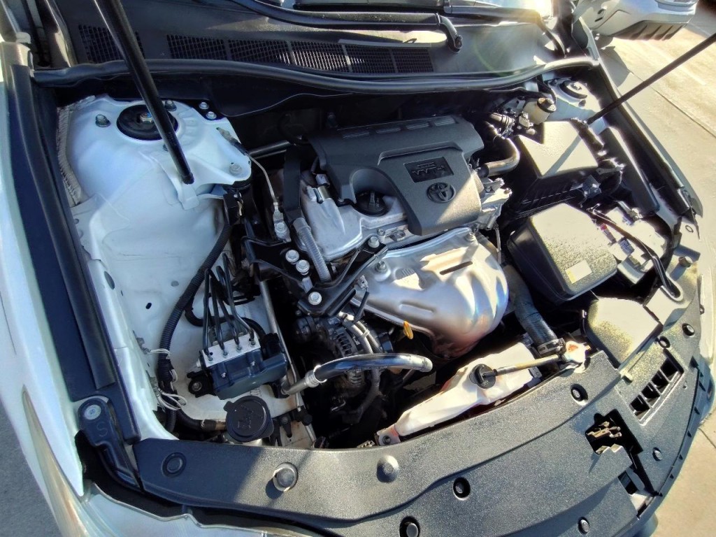 2016 Toyota Camry Image 50