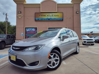 Image for 2017 Chrysler Pacifica Touring-L Plus w/RES ID: 7651794