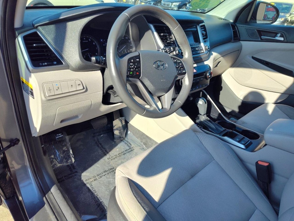 2016 Hyundai Tucson Image 17