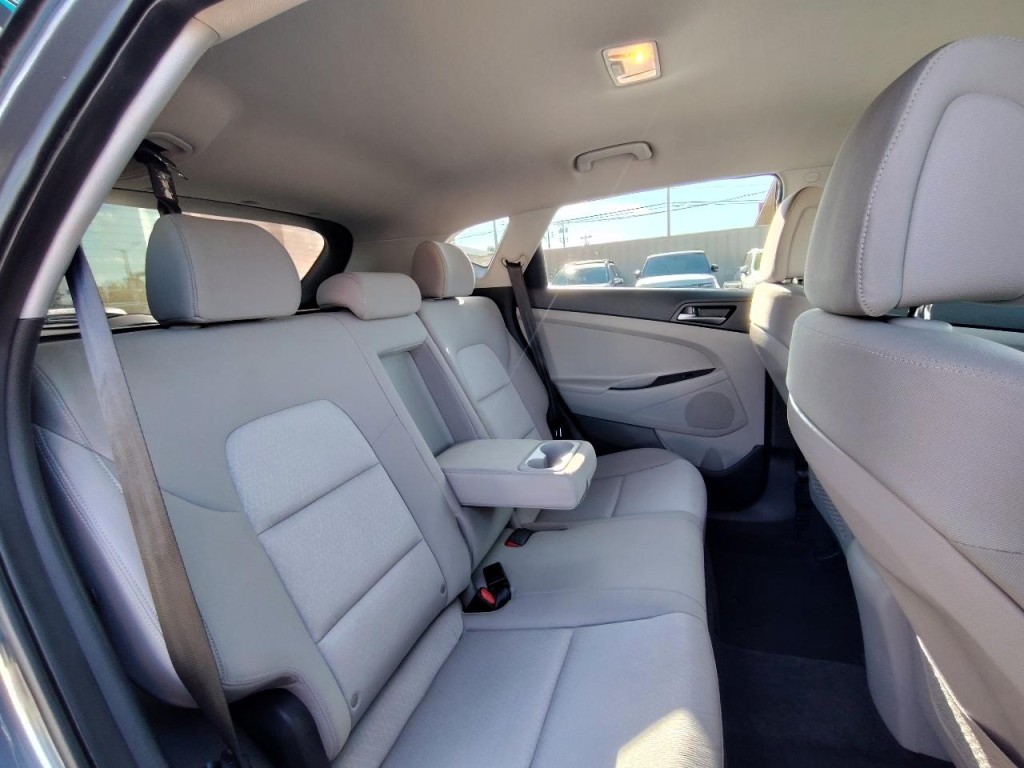 2016 Hyundai Tucson Image 38