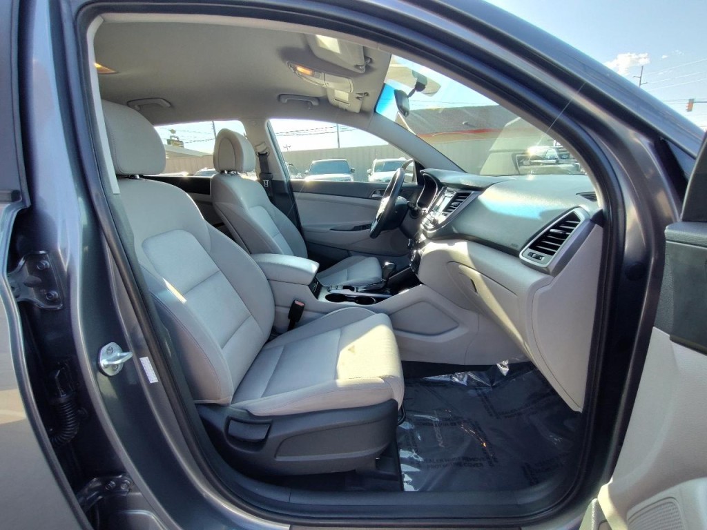 2016 Hyundai Tucson Image 42