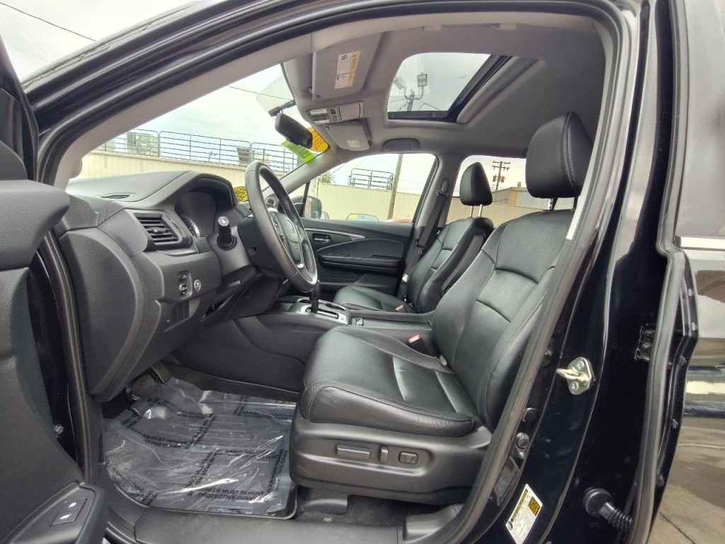 2017 Honda Pilot Image 16
