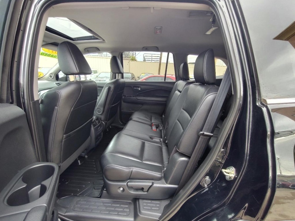 2017 Honda Pilot Image 32