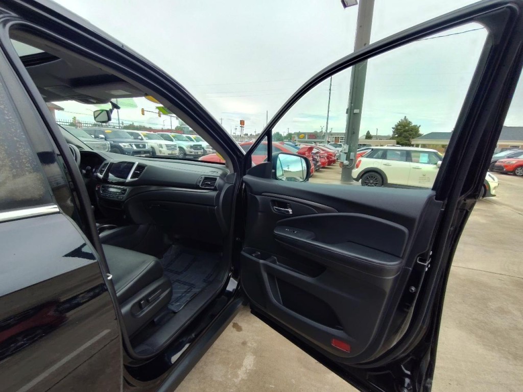 2017 Honda Pilot Image 45