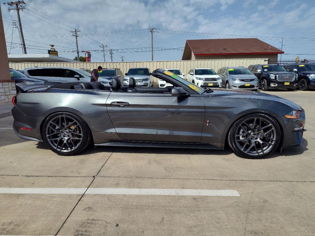 2018 Ford Mustang Image 3