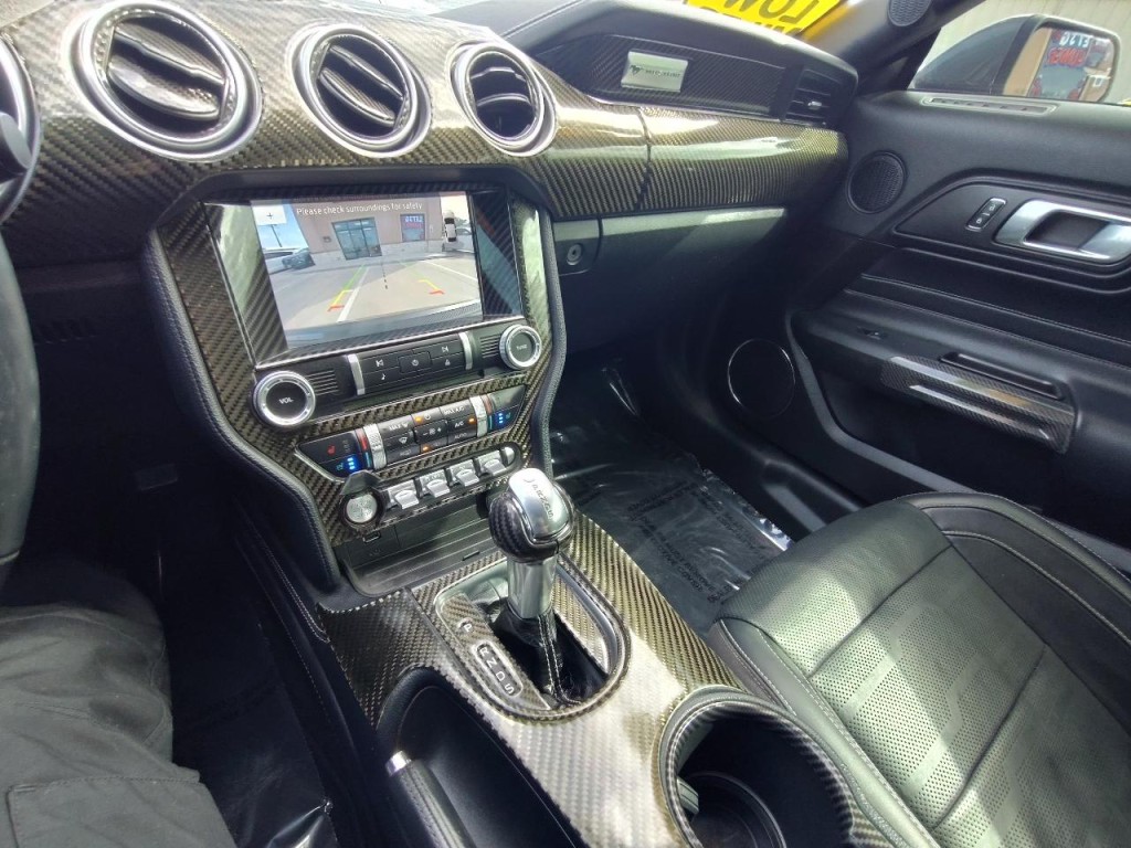 2018 Ford Mustang Image 17