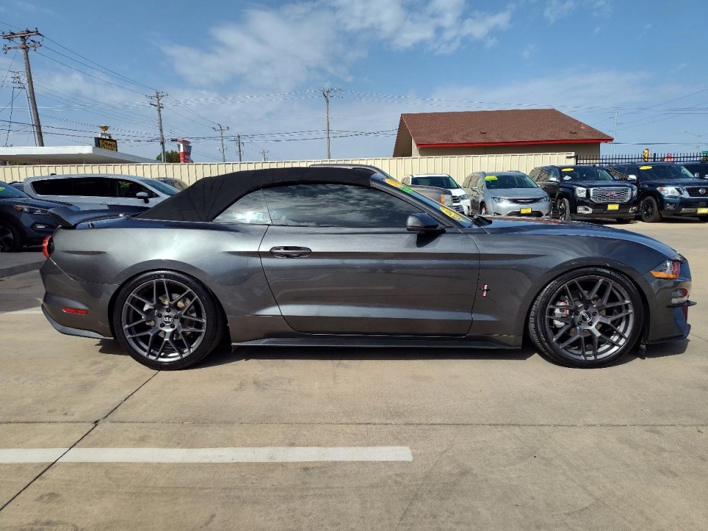 2018 Ford Mustang Image 21