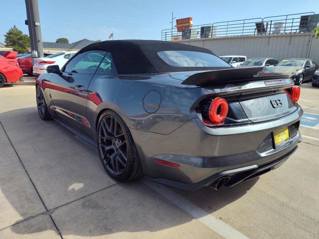 2018 Ford Mustang Image 24