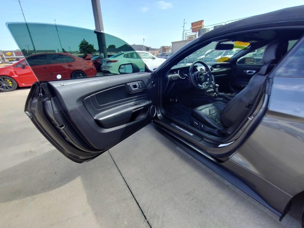 2018 Ford Mustang Image 27
