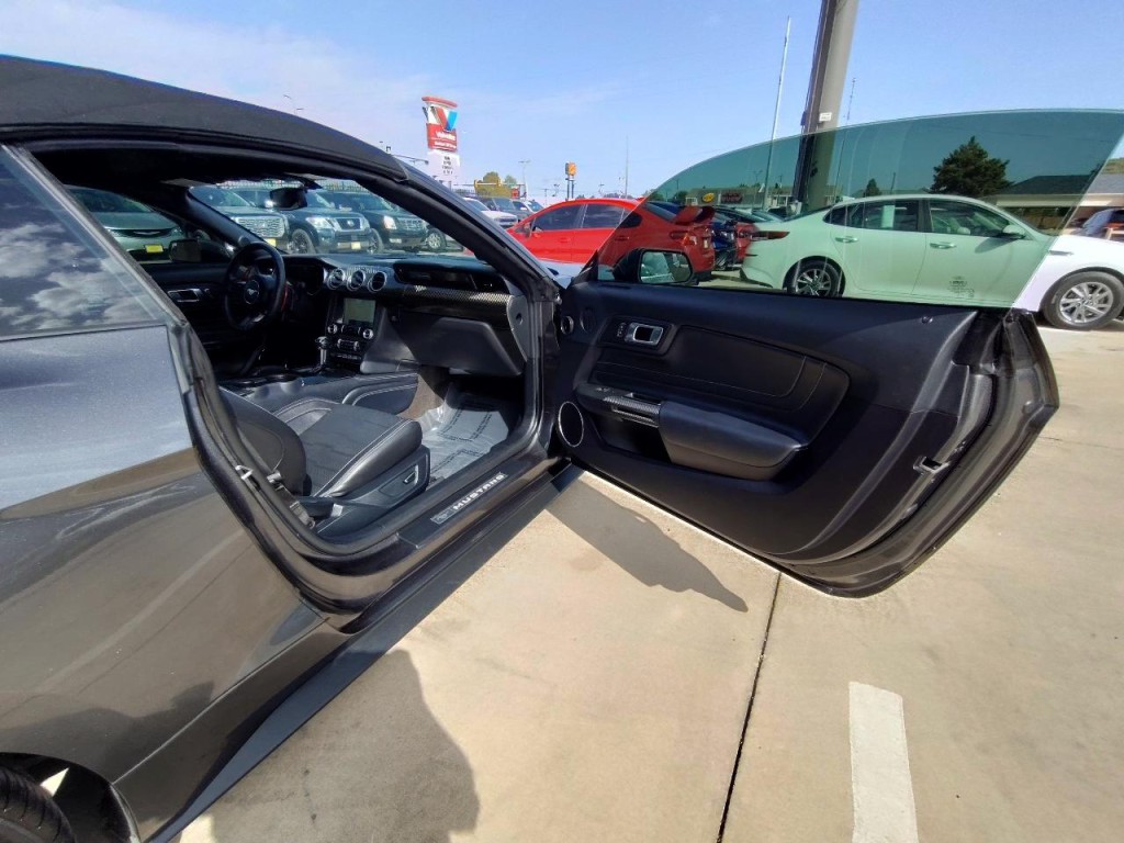 2018 Ford Mustang Image 46