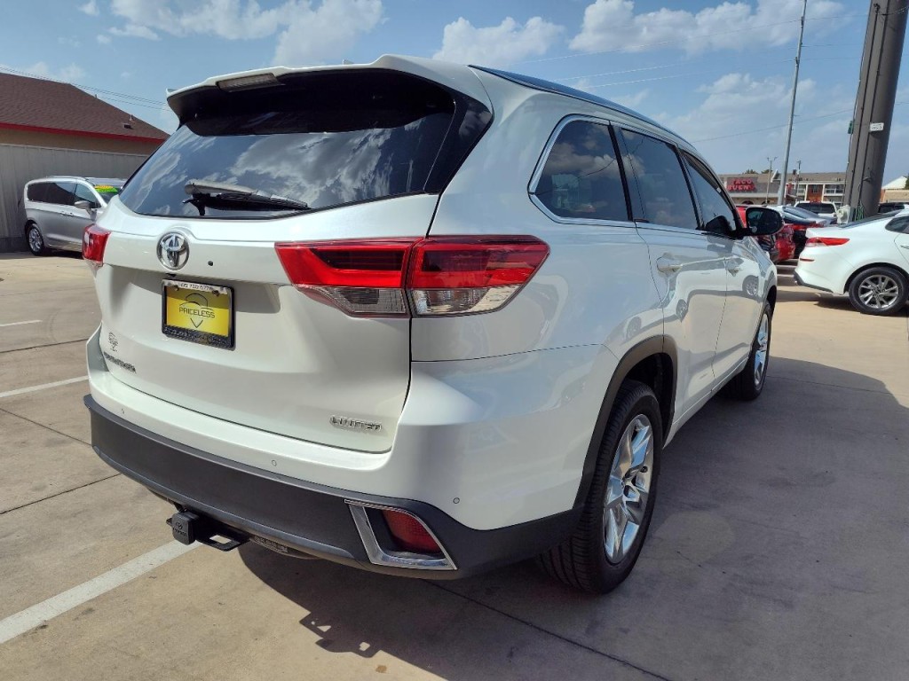 2018 Toyota Highlander Image 4