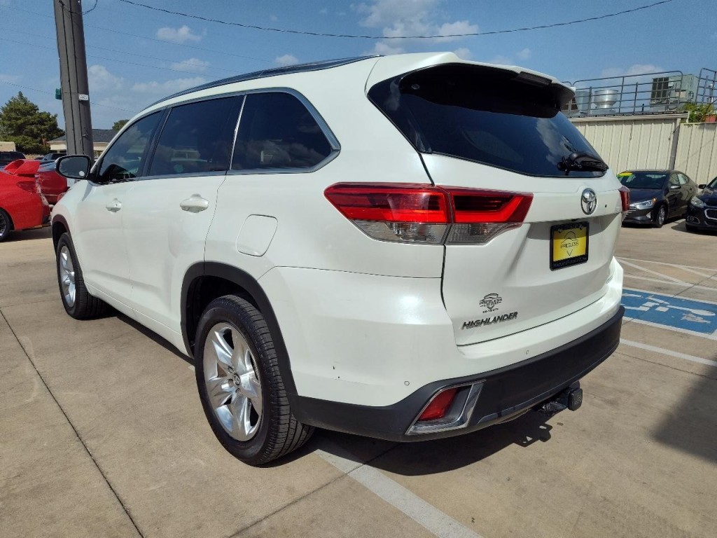 2018 Toyota Highlander Image 6