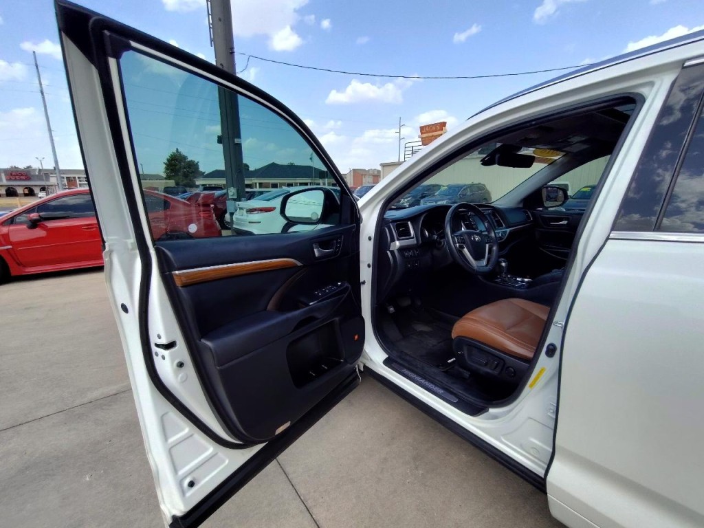 2018 Toyota Highlander Image 13