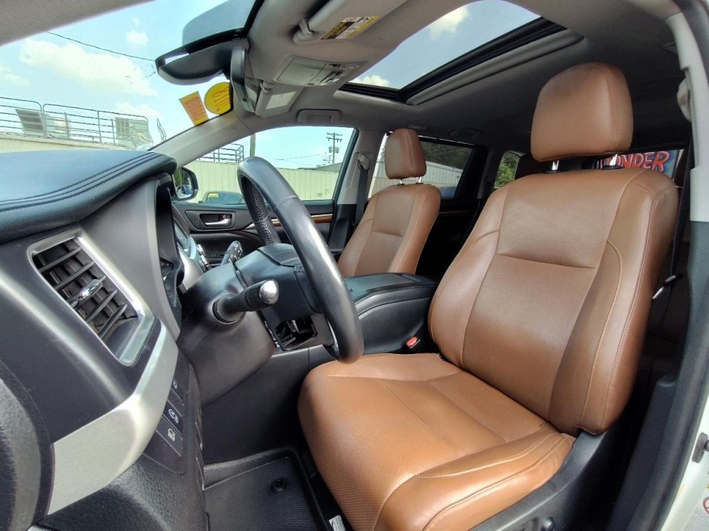 2018 Toyota Highlander Image 15