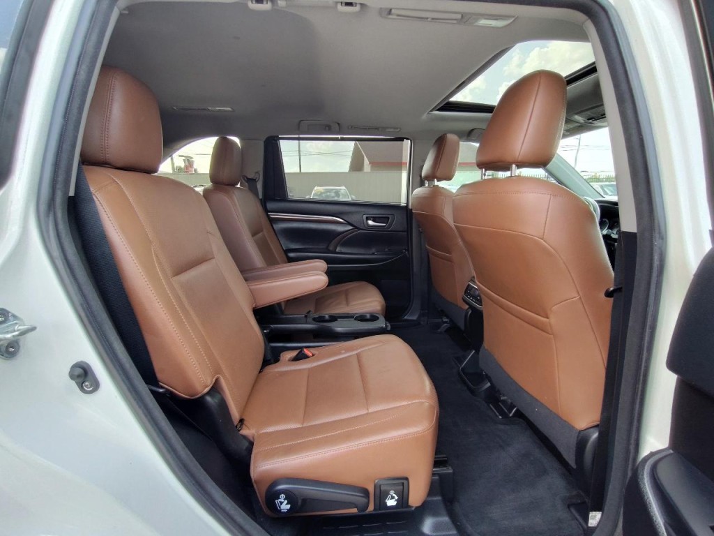 2018 Toyota Highlander Image 34