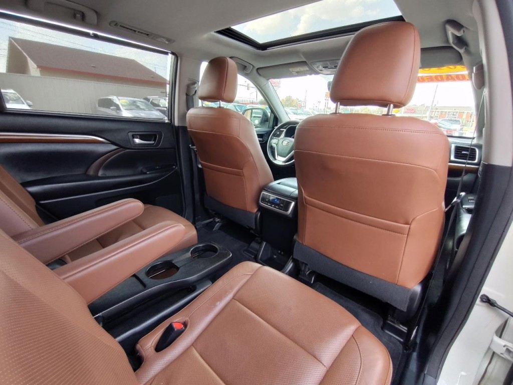 2018 Toyota Highlander Image 36