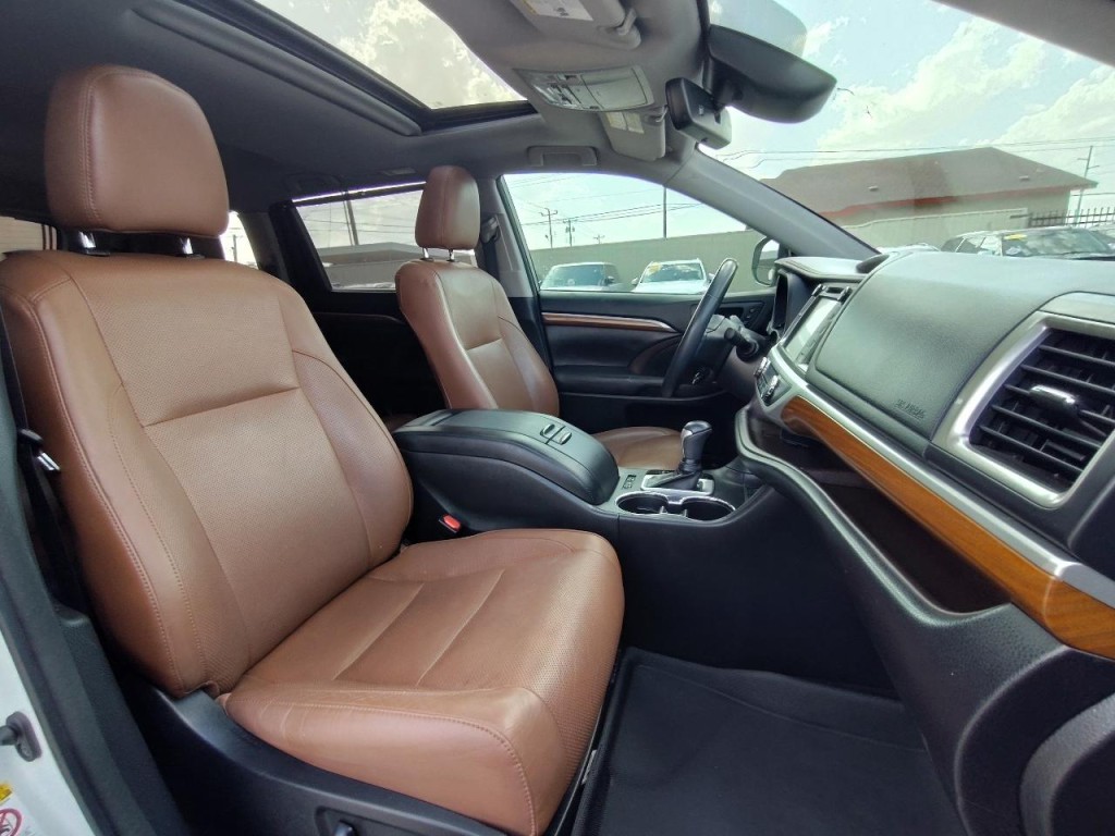 2018 Toyota Highlander Image 40
