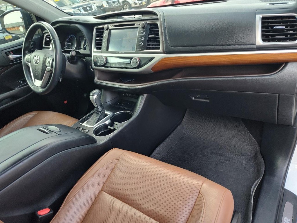 2018 Toyota Highlander Image 41