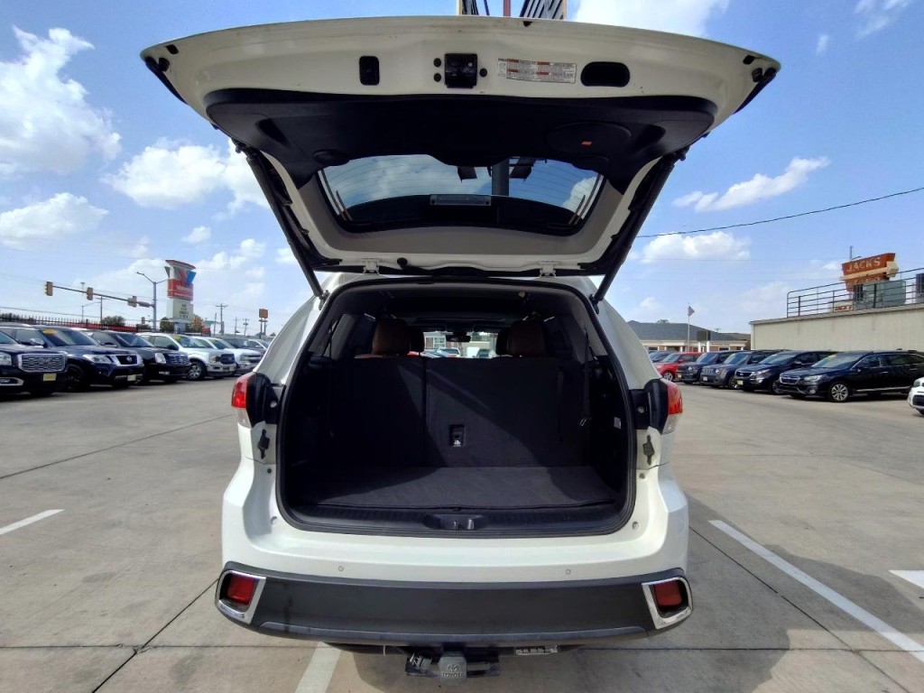 2018 Toyota Highlander Image 42