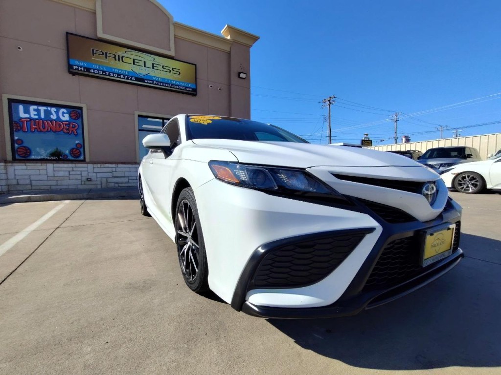 2021 Toyota Camry Image 2