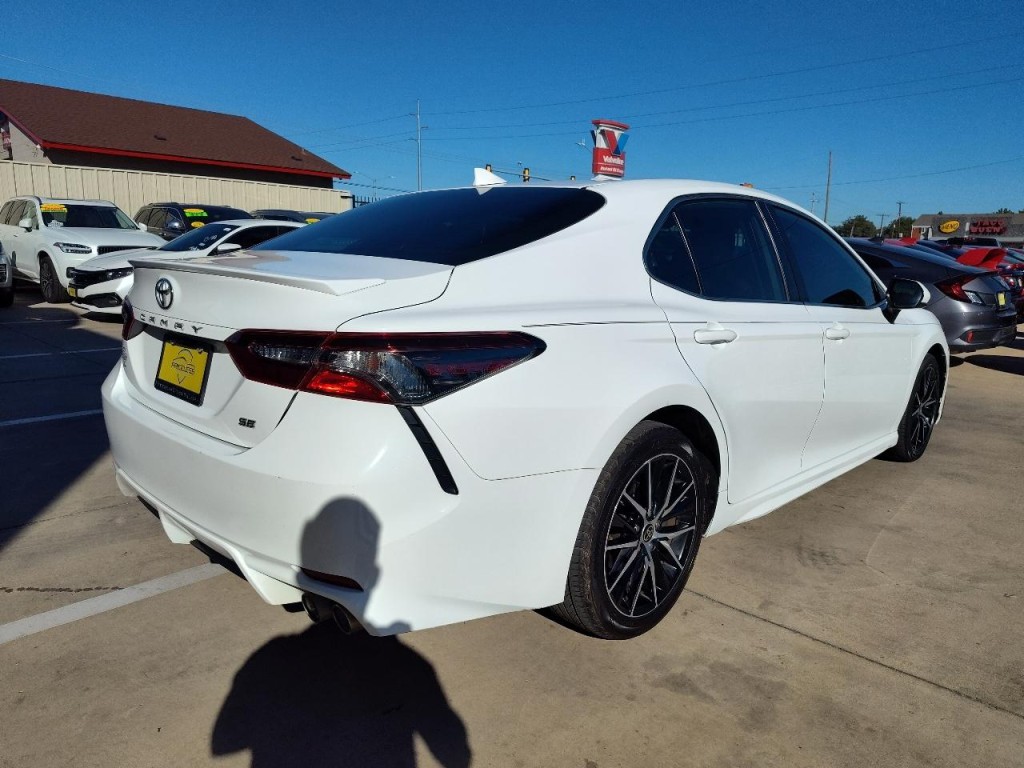 2021 Toyota Camry Image 4