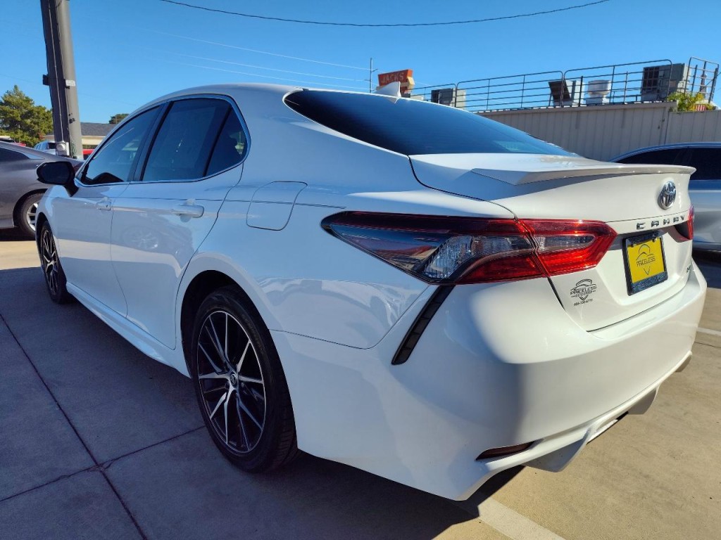 2021 Toyota Camry Image 6