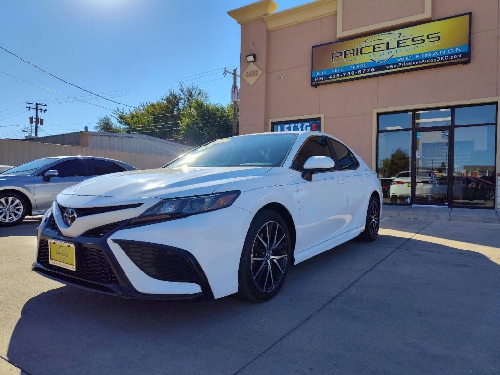 2021 Toyota Camry Image 8