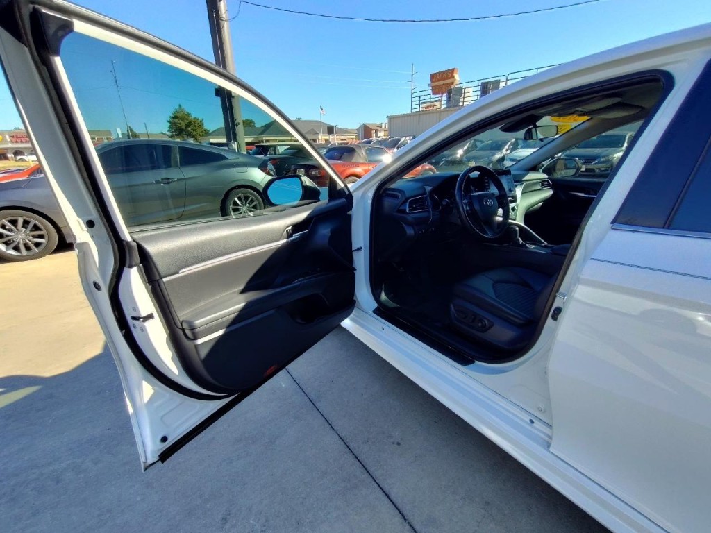 2021 Toyota Camry Image 14