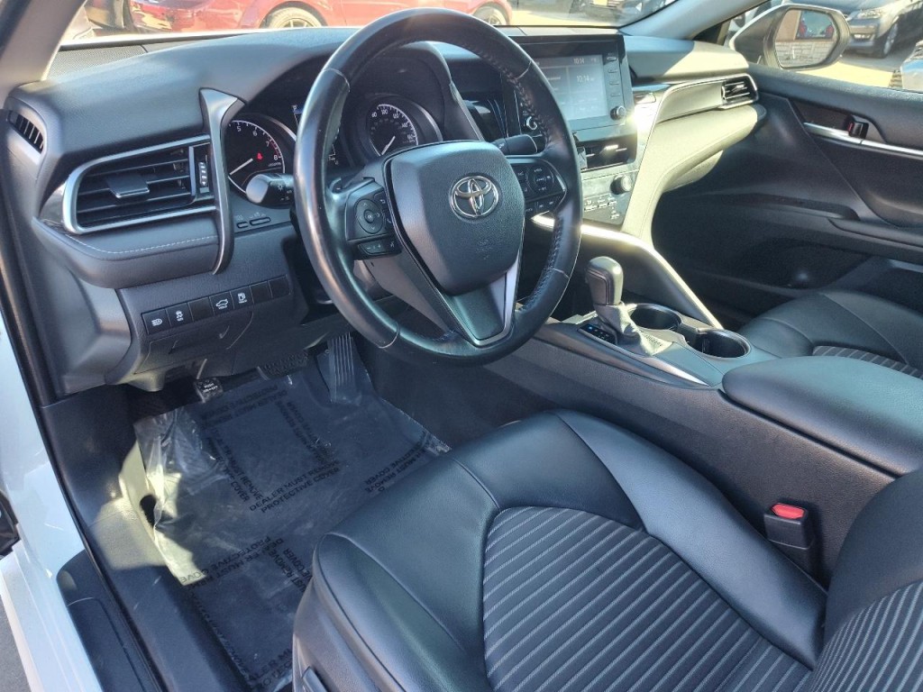 2021 Toyota Camry Image 17