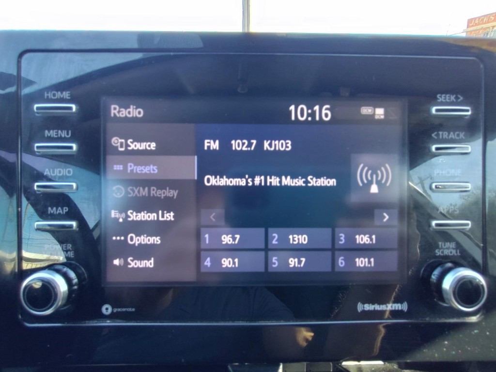 2021 Toyota Camry Image 27