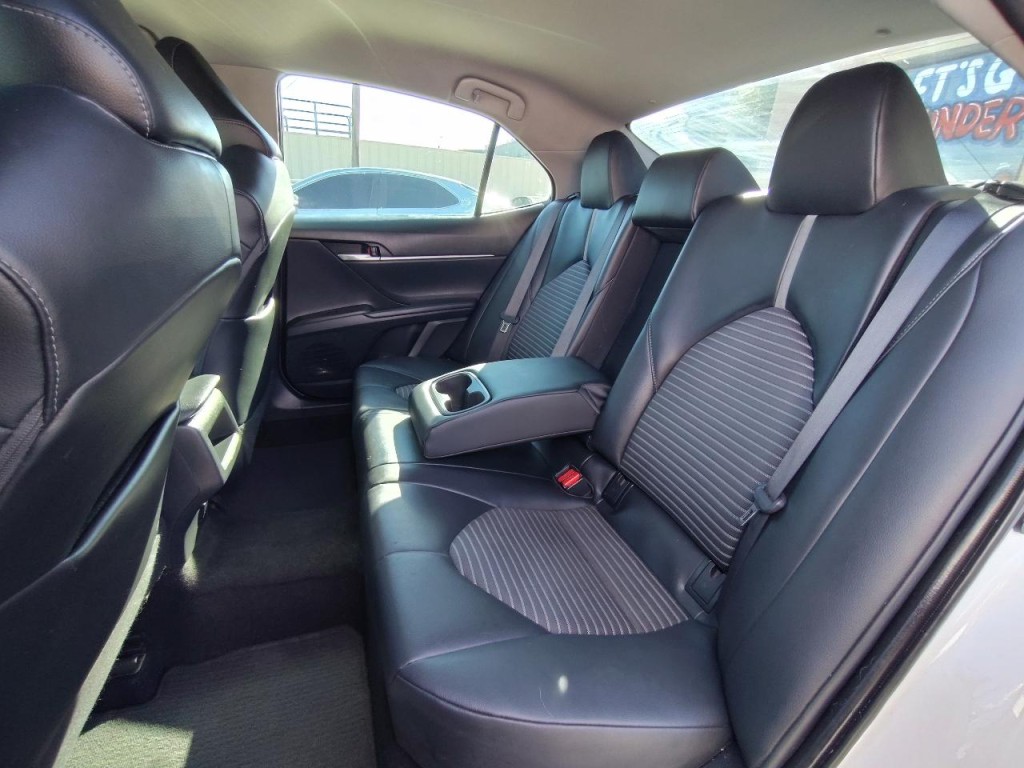 2021 Toyota Camry Image 32