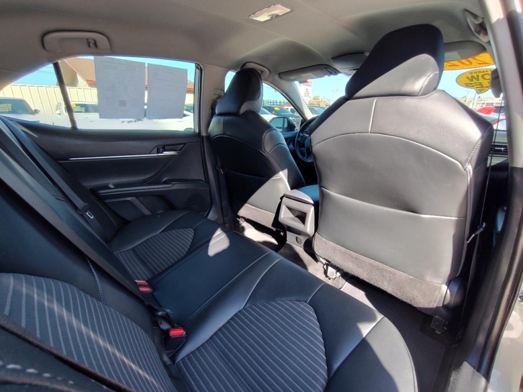 2021 Toyota Camry Image 40