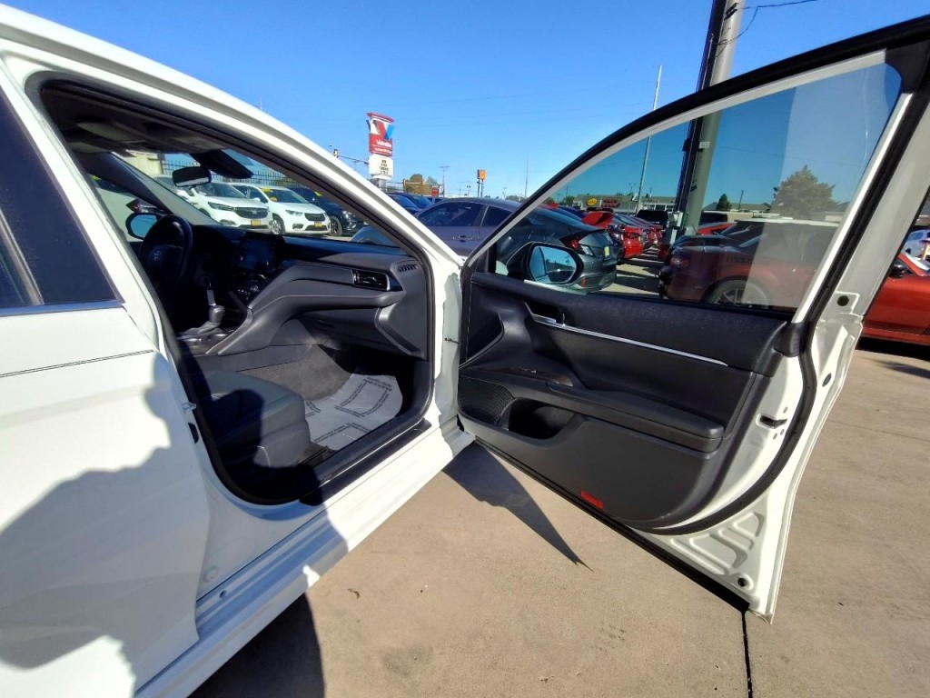2021 Toyota Camry Image 41
