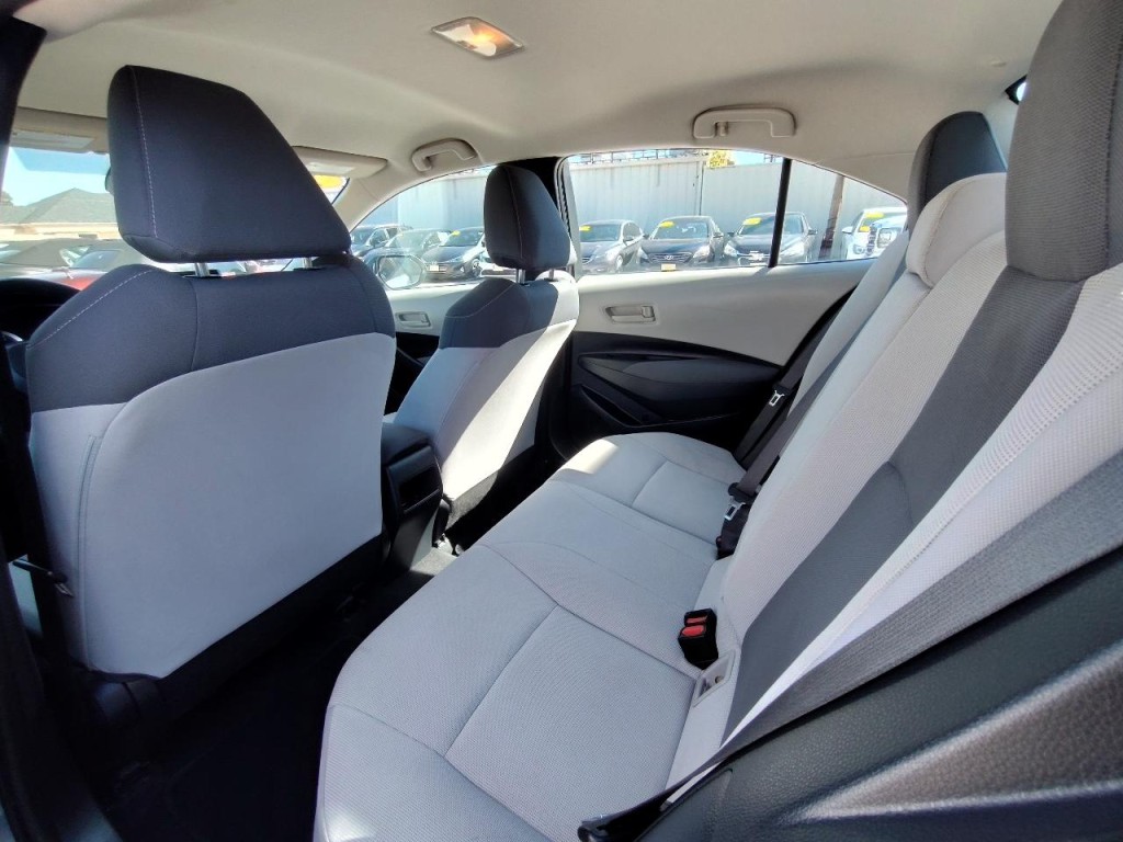 2022 Toyota Corolla Image 32