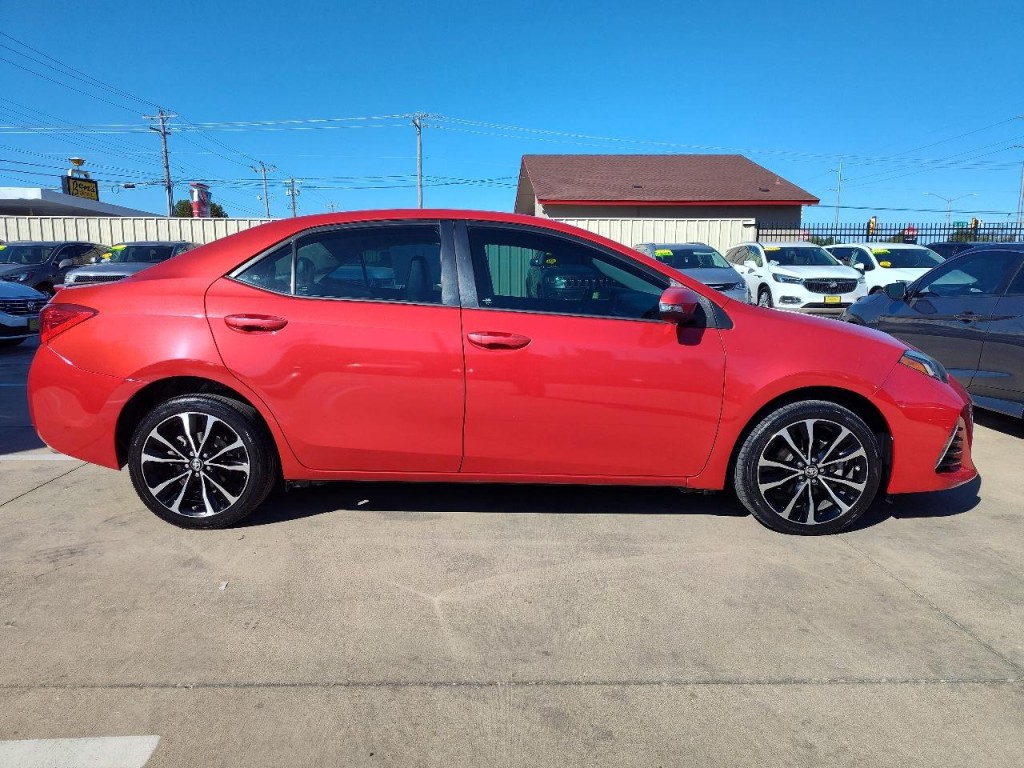 2017 Toyota Corolla Image 3